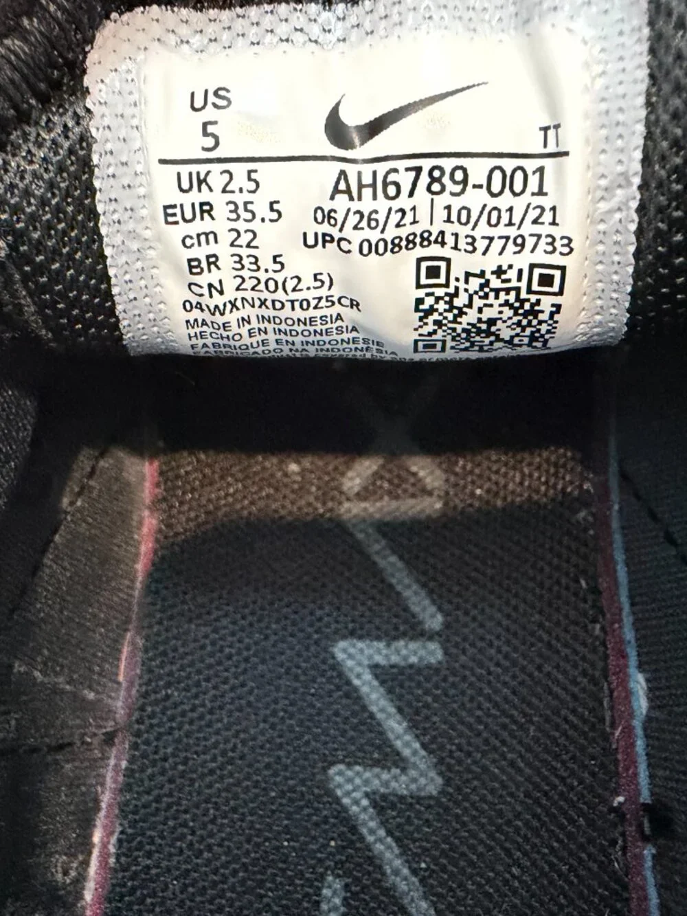 Nike Air Max 270 Black White Women's Size 5 Excellent Condition